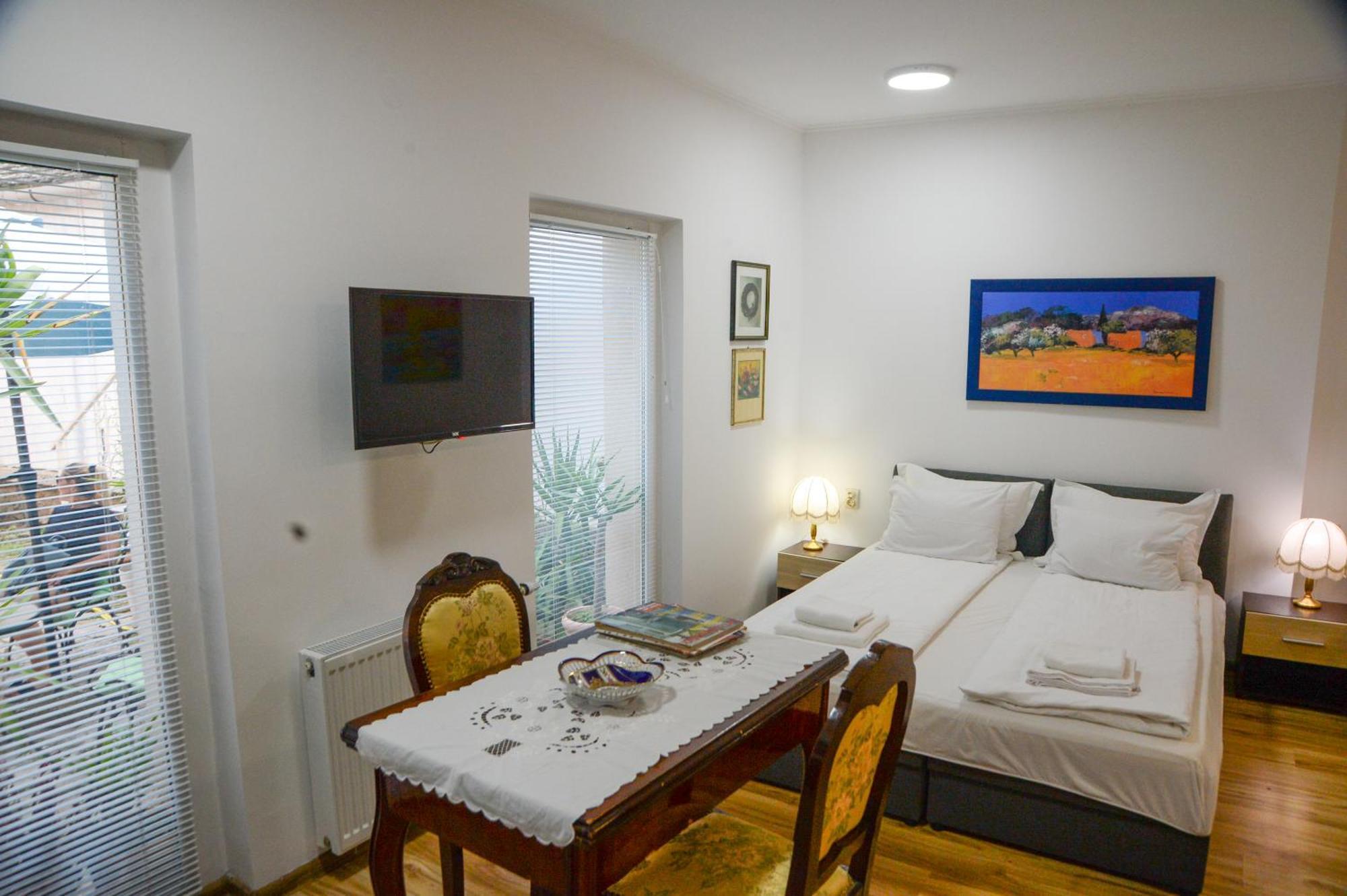 Apartman Centar เซรมสกี คาร์ลอฟซี ภายนอก รูปภาพ