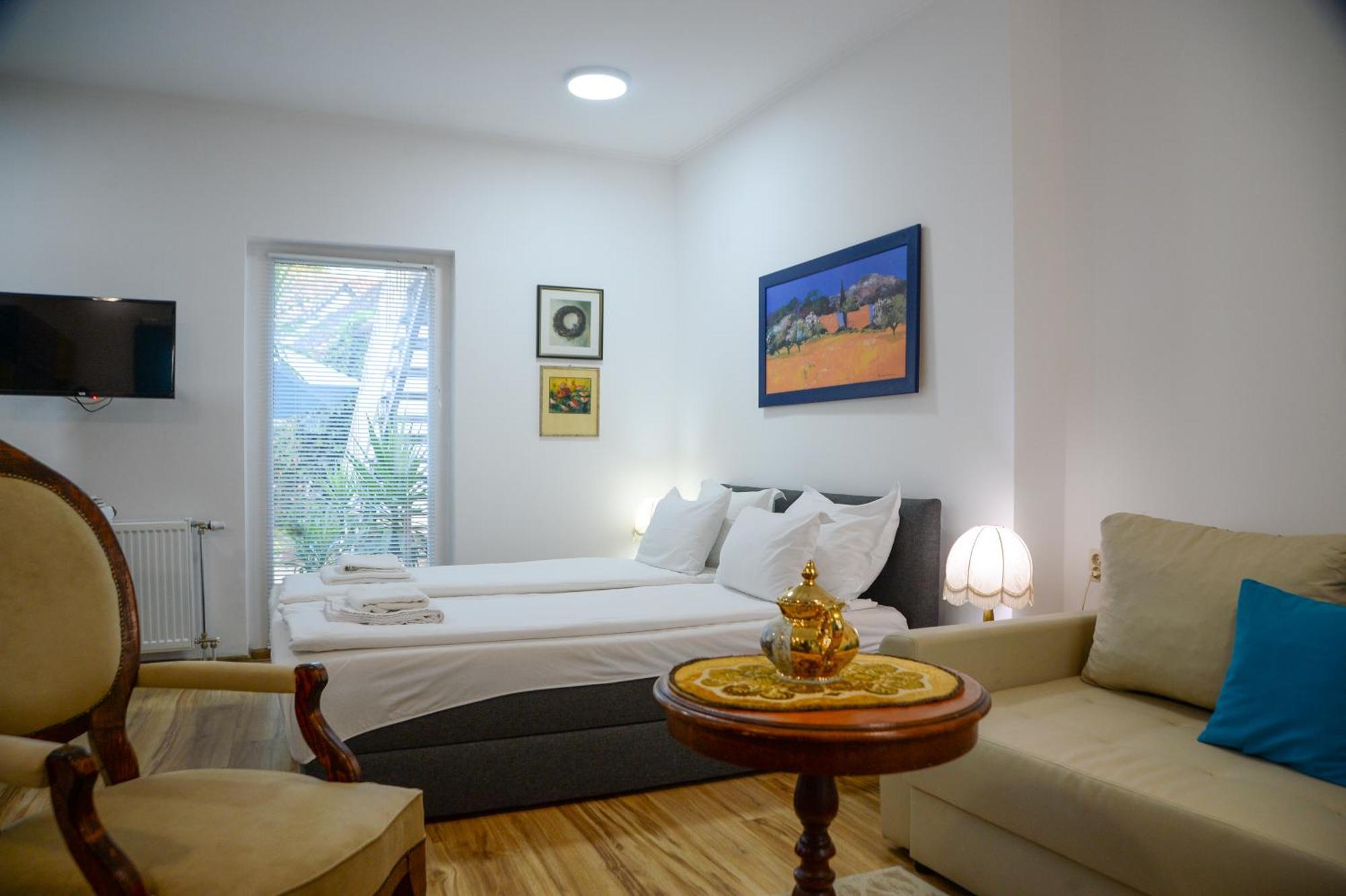Apartman Centar เซรมสกี คาร์ลอฟซี ภายนอก รูปภาพ