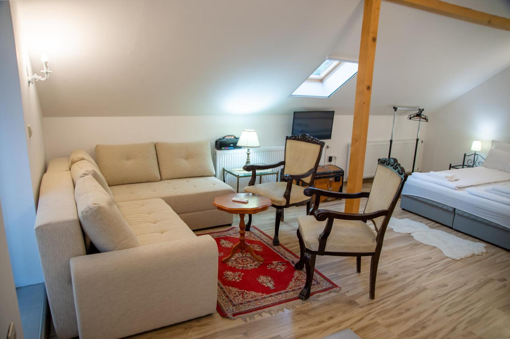 Apartman Centar เซรมสกี คาร์ลอฟซี ภายนอก รูปภาพ